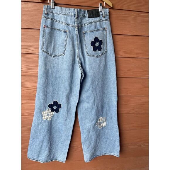 BDG UO Skater Baggy Jean Daisy Patch Wide Leg Mid Rise- Light Blue Size 32 - Picture 7 of 13
